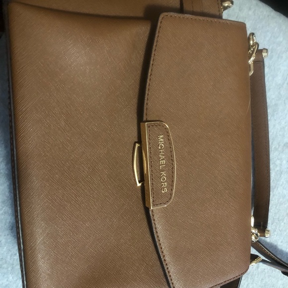 Mk new brown cross body purse with 3 compartments. New - Picture 2 of 6